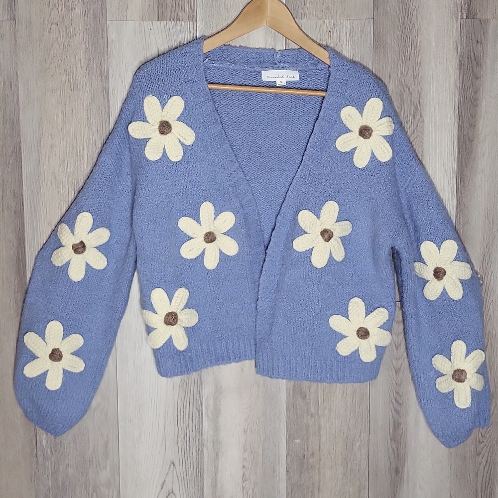 Threaded Leaf Womens Medium Knit Cardigan‎ Crocheted Flower Oversized Cropped